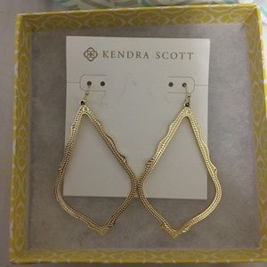 Kendra Scott Sophee earrings in gold